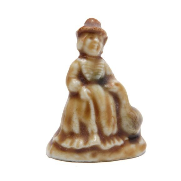 Vintage Red Rose Wade England Whimsies Figurines Humpty Dumpty Dog House Lady - Picture 5 of 7